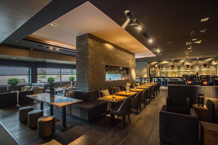 hotel-bar